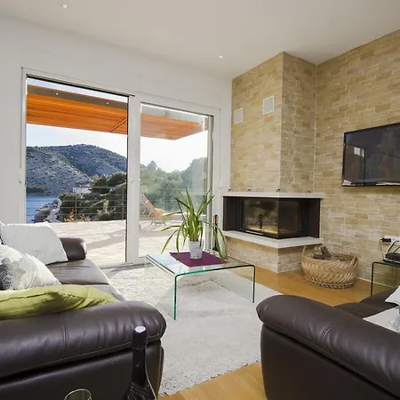 Holiday home Kamelicina Vinisce