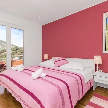 Kamelicina Holiday home