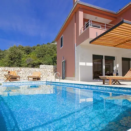 Kamelicina Holiday home *