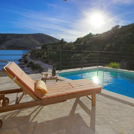 Holiday home Kamelicina Vinisce