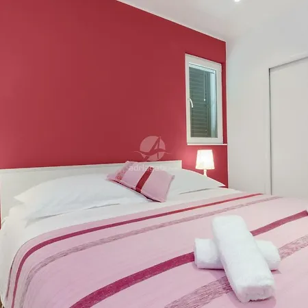 Kamelicina Holiday home Vinisce