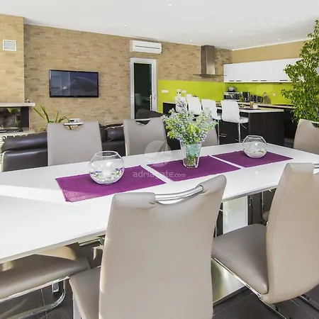Kamelicina Holiday home *