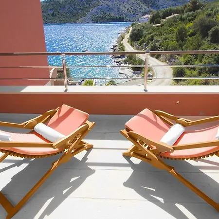 Kamelicina Holiday home Vinisce